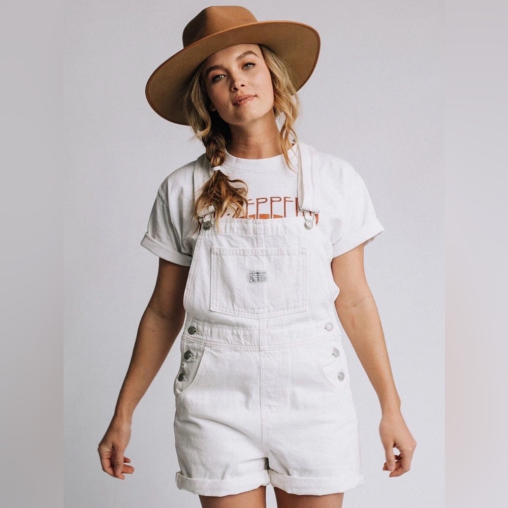 Levi’s White Denim Overall Shorts Women’s Large
